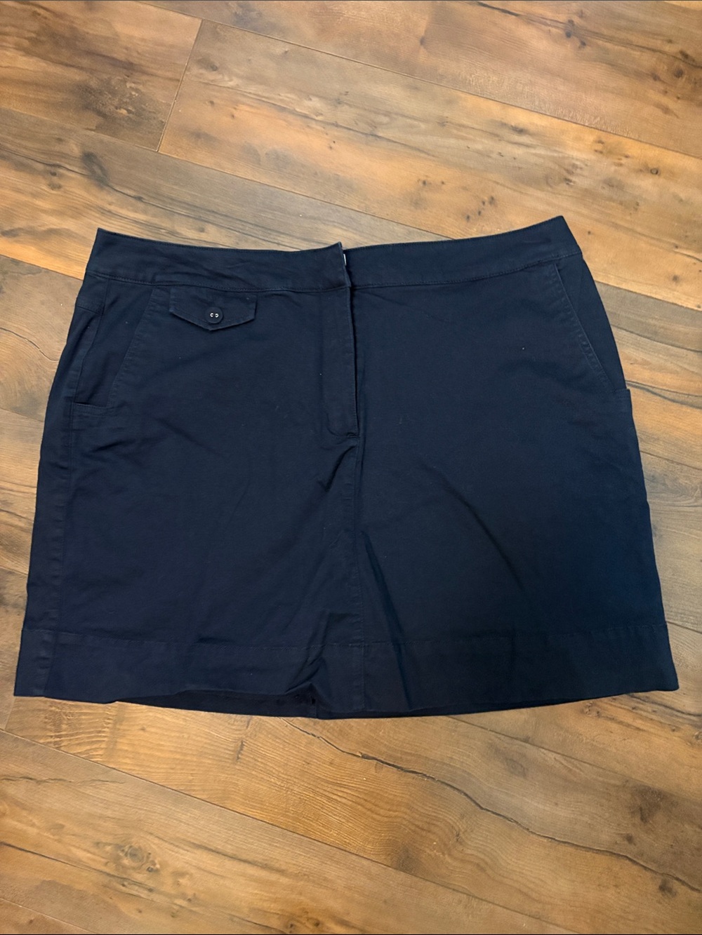 Denver Hayes Black Cotton Skort with Pink Topstitching